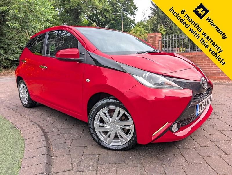 Used Toyota Aygo x-press 70 HP (51 kW) 2014 Red pop Hatchback