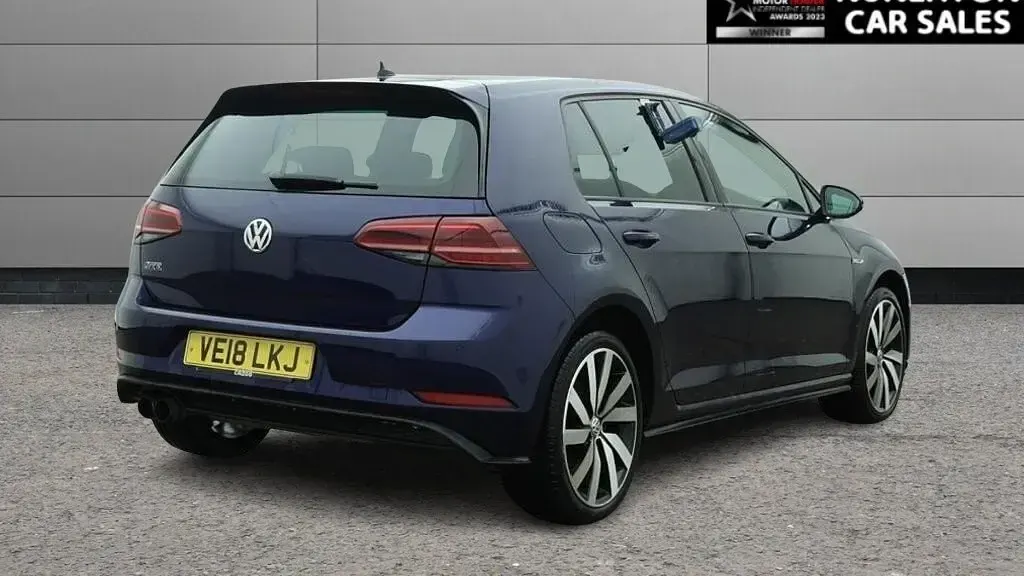 Używany VW Golf VII Advance 204 KM (150 kW) 2018 Niebieski Hatchback