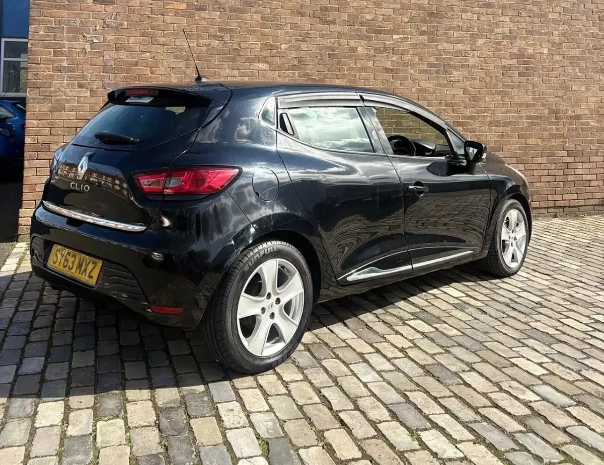 Used Renault Clio IV Dynamique 2014 Black Hatchback