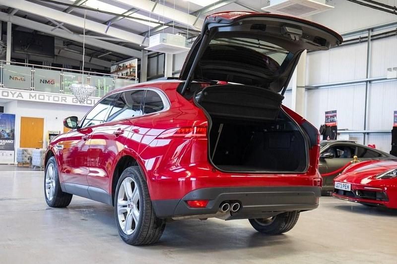 Second-hand Jaguar F-Pace Portfolio 180 CP (132 kW) 2017 Roșu SUV