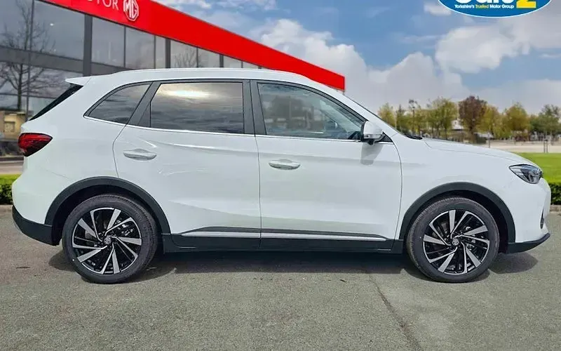 New MG ZS Trophy 196 HP (144 kW) 2026 White SUV