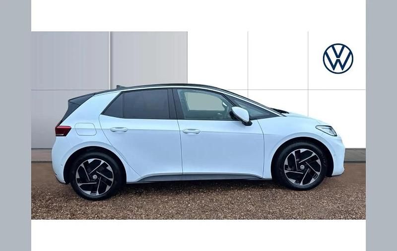 Used VW ID.3 Pro 147 kW (200 HP) 2025 White Hatchback
