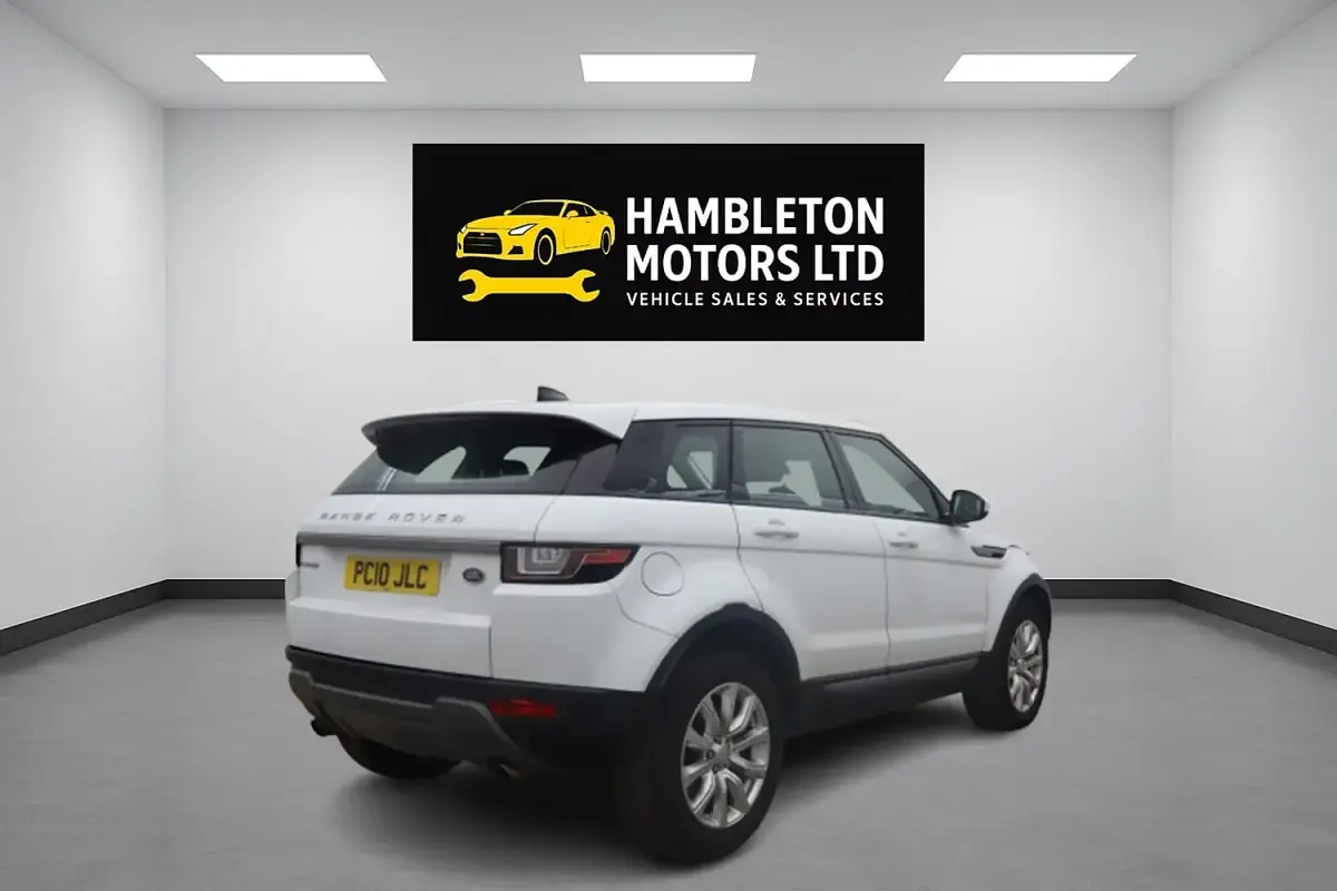 Used Land Rover Range Rover evoque SE 2018 White Estate