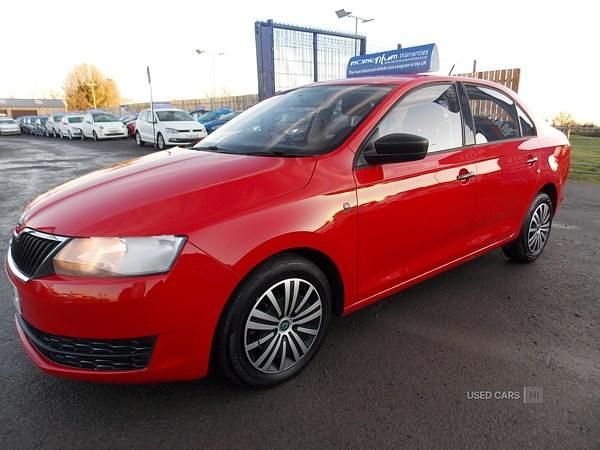 Used Skoda Rapid 2014 Red Hatchback