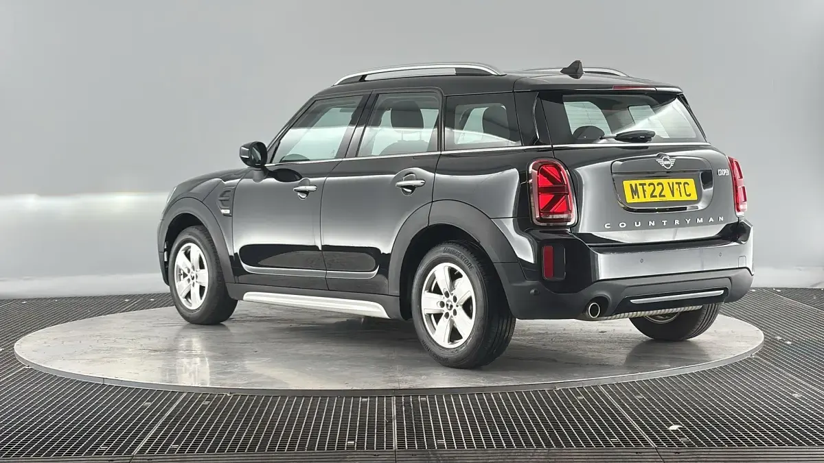 Used Mini Cooper Countryman Classic 134 HP (98 kW) 2022 Black SUV