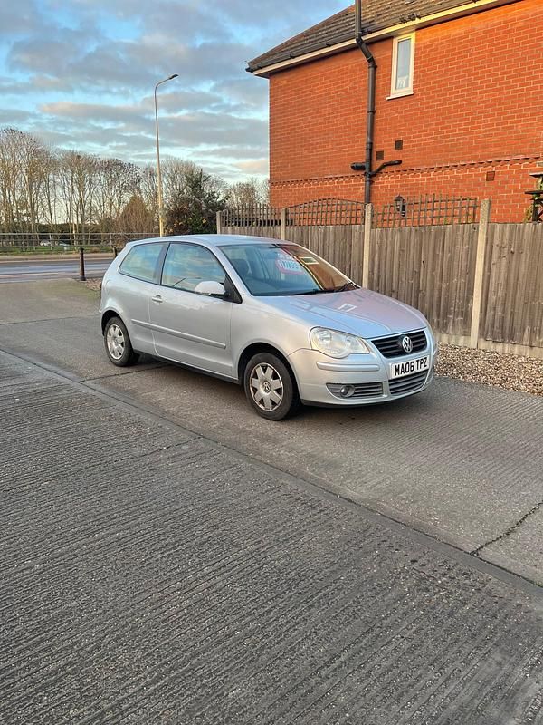 Silver Used 2006 VW Polo S Hatchback | £1,695 (Fair price) - Image 1/4