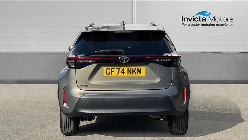 Used Toyota Yaris Hybrid 116 HP (85 kW) 2024 Bronze Hatchback