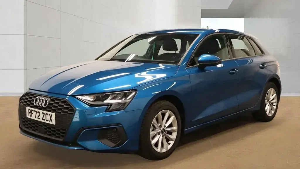Used Audi A3 Comfort 110 HP (80 kW) 2023 Blue Sedan