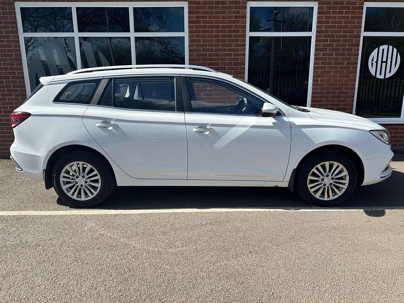 Used MG MG5 EV Exclusive 114 kW (156 HP) 2021 White Estate