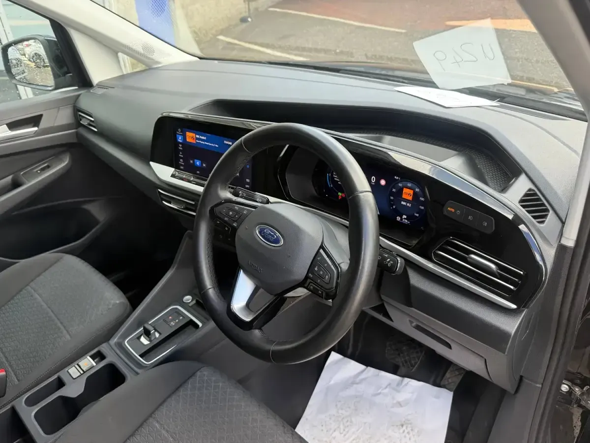 Begagnad Ford Transit Connect Limited 122 HK (89 kW) 2025 Svart Minibuss