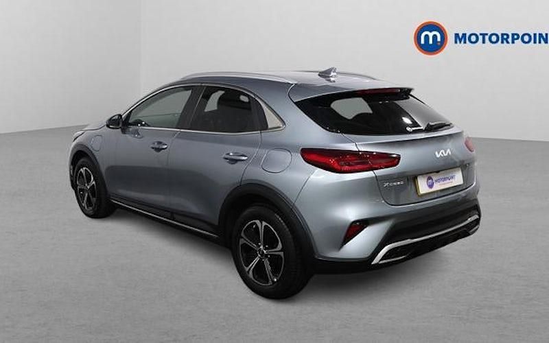 Usado Kia XCeed 141 HP (103 kW) 2022 Prateado SUV