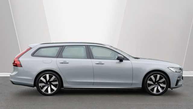 Used Volvo V90 Plus 350 HP (257 kW) 2025 Estate