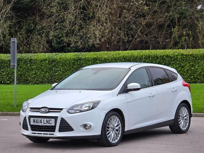 Used Ford Focus Zetec 2014 White Hatchback