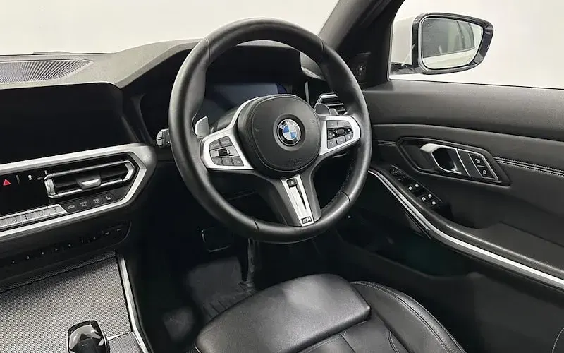 Used BMW 330e M Sport 292 HP (214 kW) 2021 White Estate