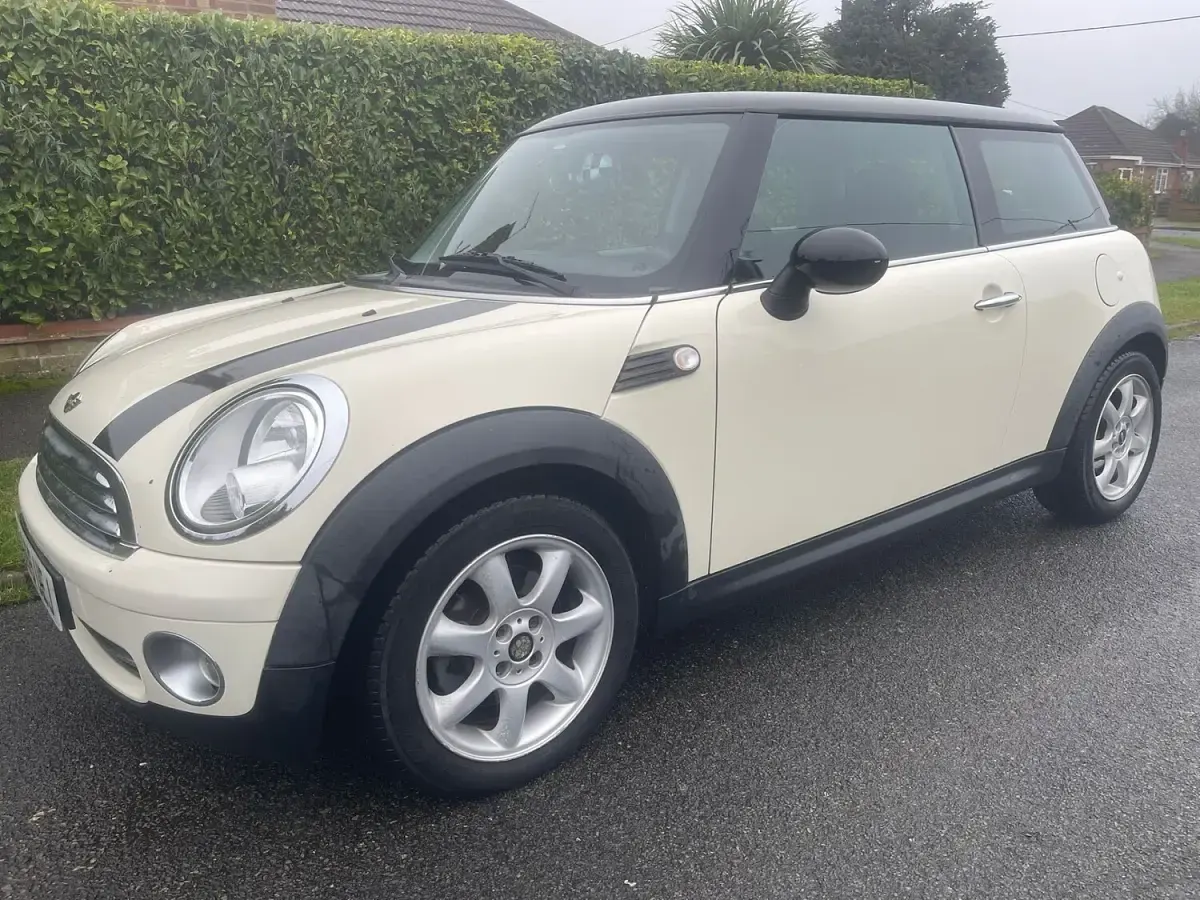 Used Mini Cooper 2007 White Hatchback
