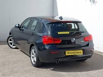 Usado BMW 118 Performance 150 CV (110 kW) 2018 Negro Utilitario