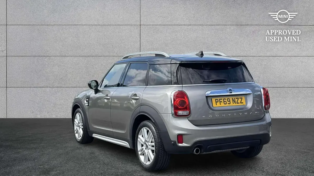 Used Mini Cooper Countryman Exclusive 134 HP (98 kW) 2019 Silver SUV