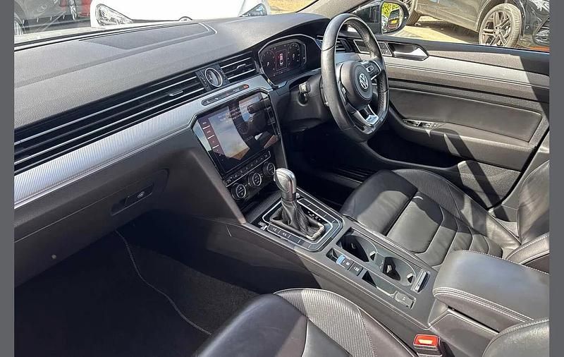 Usado VW Arteon R-line Edition 190 HP (139 kW) 2020 Cinzento Citadino