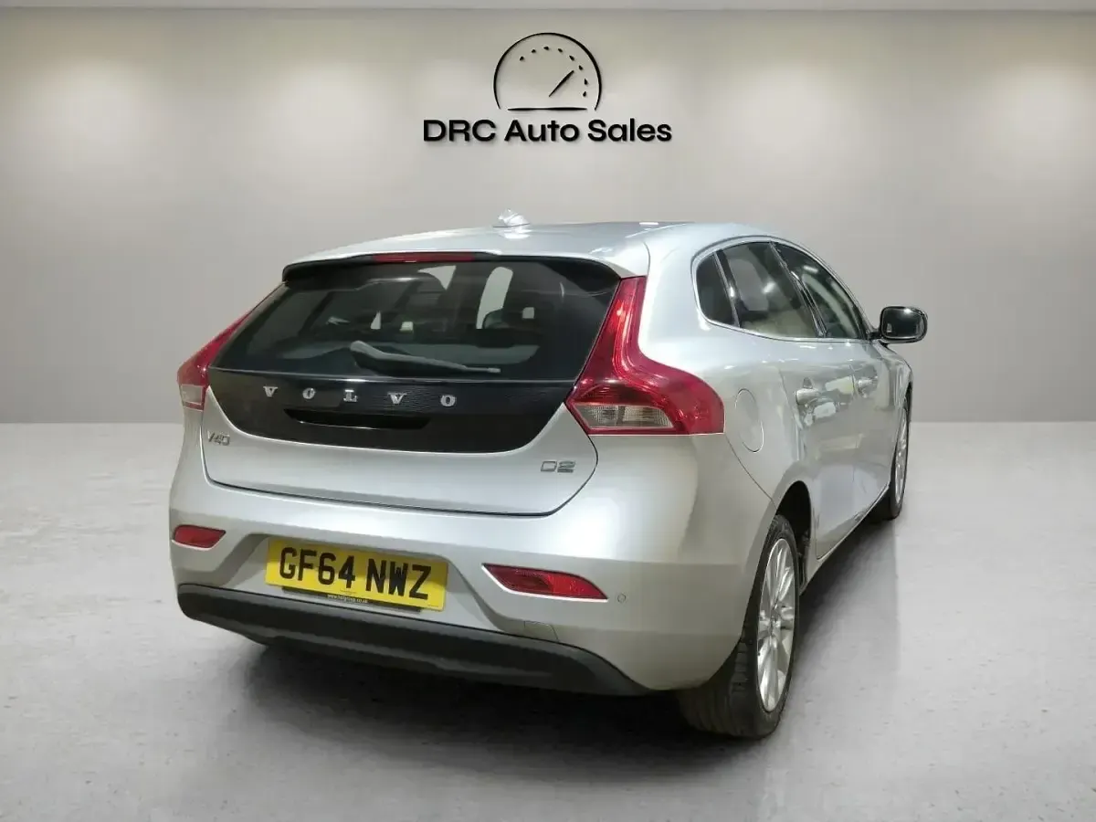 Used Volvo V40 SE Lux 115 HP (84 kW) 2014 Silver Hatchback
