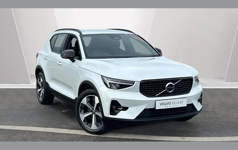 Used Volvo XC40 Plus 194 HP (142 kW) 2025 White SUV