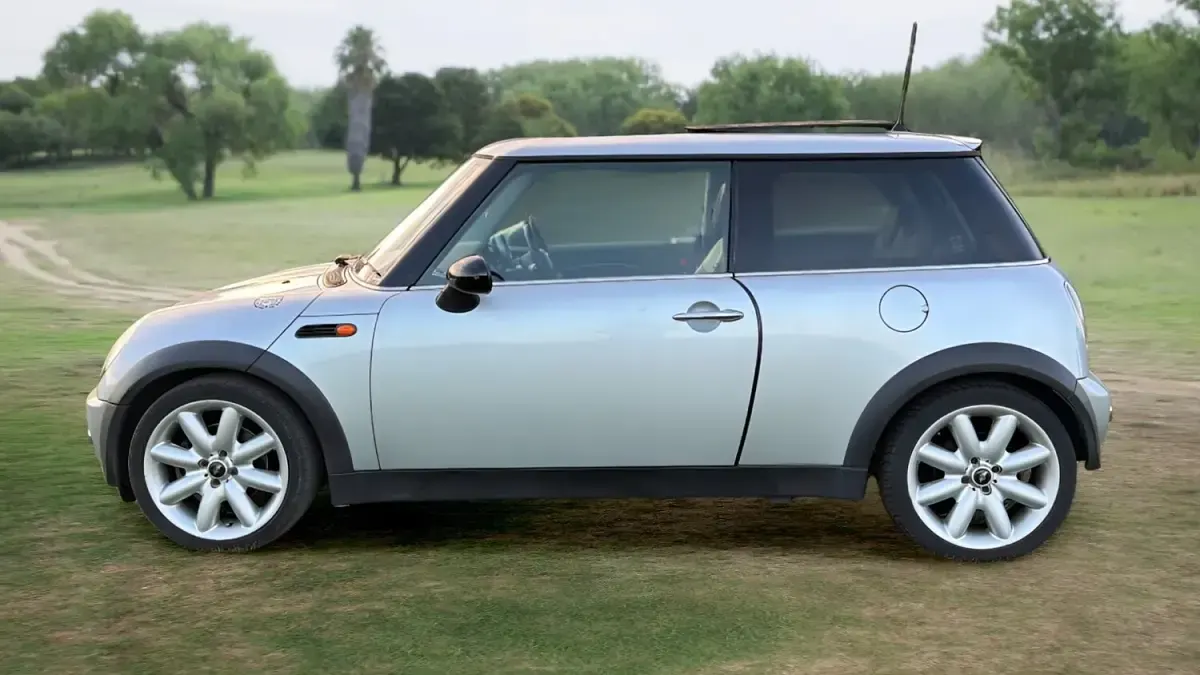 Used Mini Cooper Hatch 115 HP (84 kW) 2003 Silver Hatchback