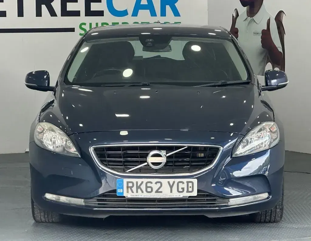 Used Volvo V40 SE 150 HP (110 kW) 2012 Blue Hatchback