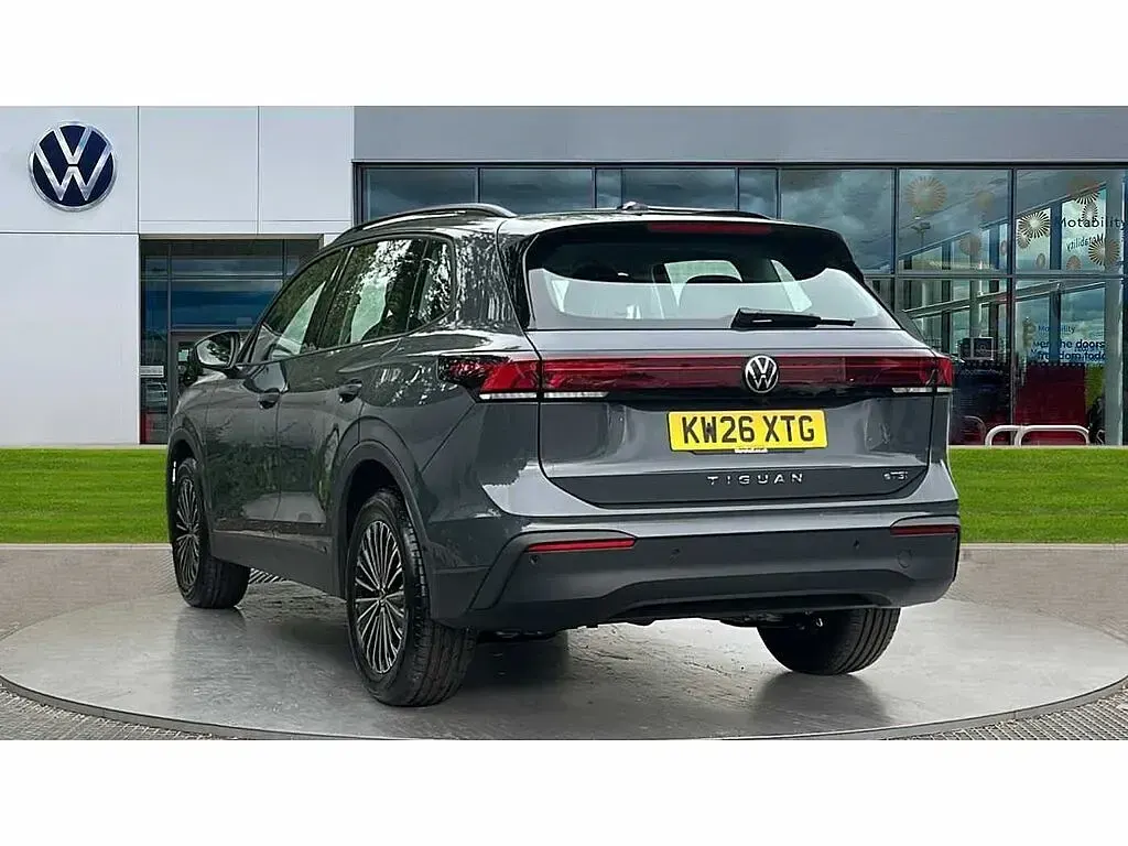 New VW Tiguan Life 130 HP (95 kW) 2026 Dolphin grey metallic SUV