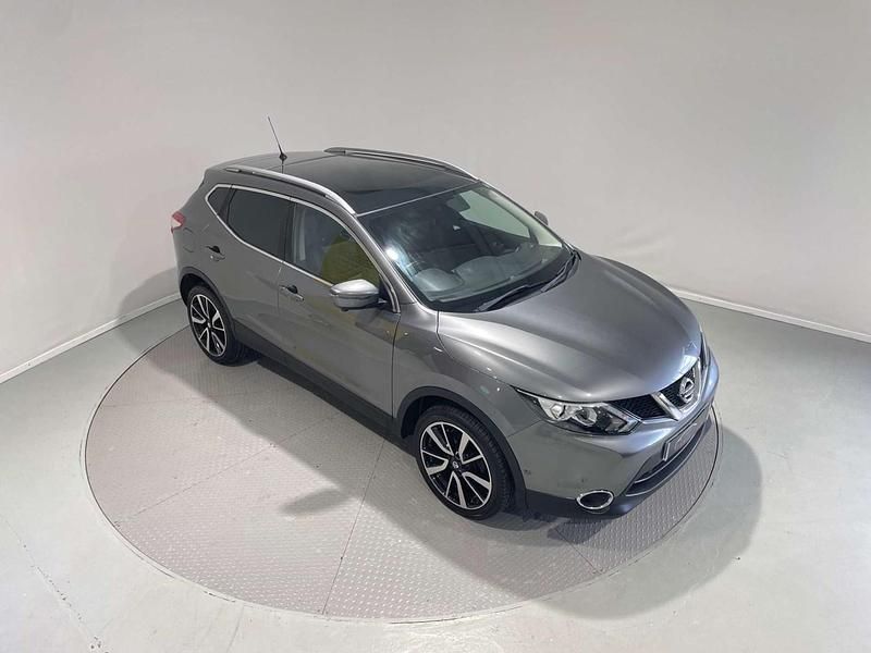 Used Nissan Qashqai Tekna 110 HP (80 kW) 2017 Grey SUV