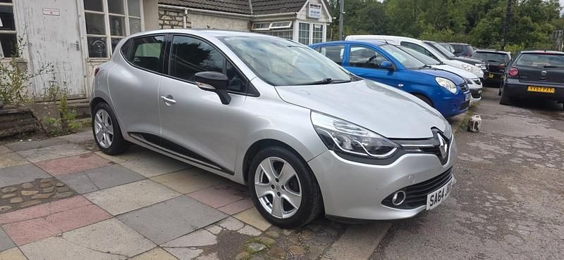 Silver Used 2014 Renault Clio IV Dynamique Hatchback | £2,550 (Super price) - Image 1/4