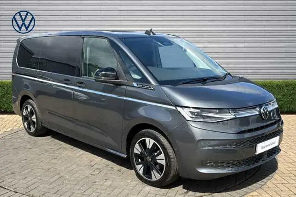 Begagnad VW Multivan Style 150 HK (110 kW) 2025 Grå Minibuss
