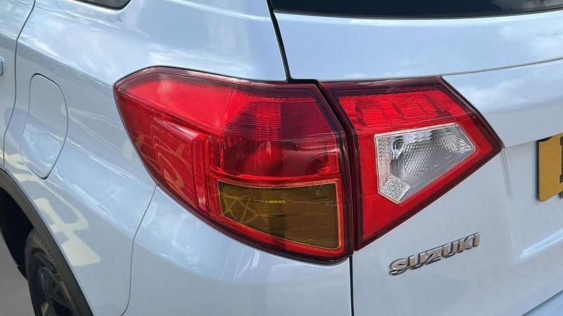 Second-hand Suzuki Vitara 138 CP (101 kW) 2016 Alb SUV