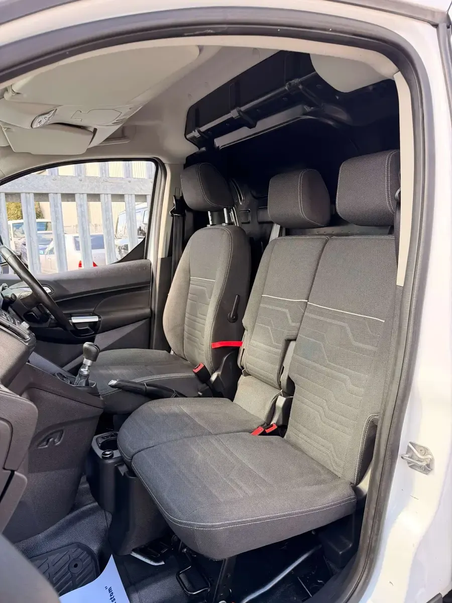 Used Ford Transit Connect Limited 2018 White MPV