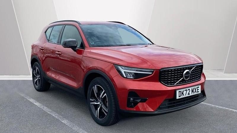 Begagnad Volvo XC40 Plus 197 HK (144 kW) 2022 SUV