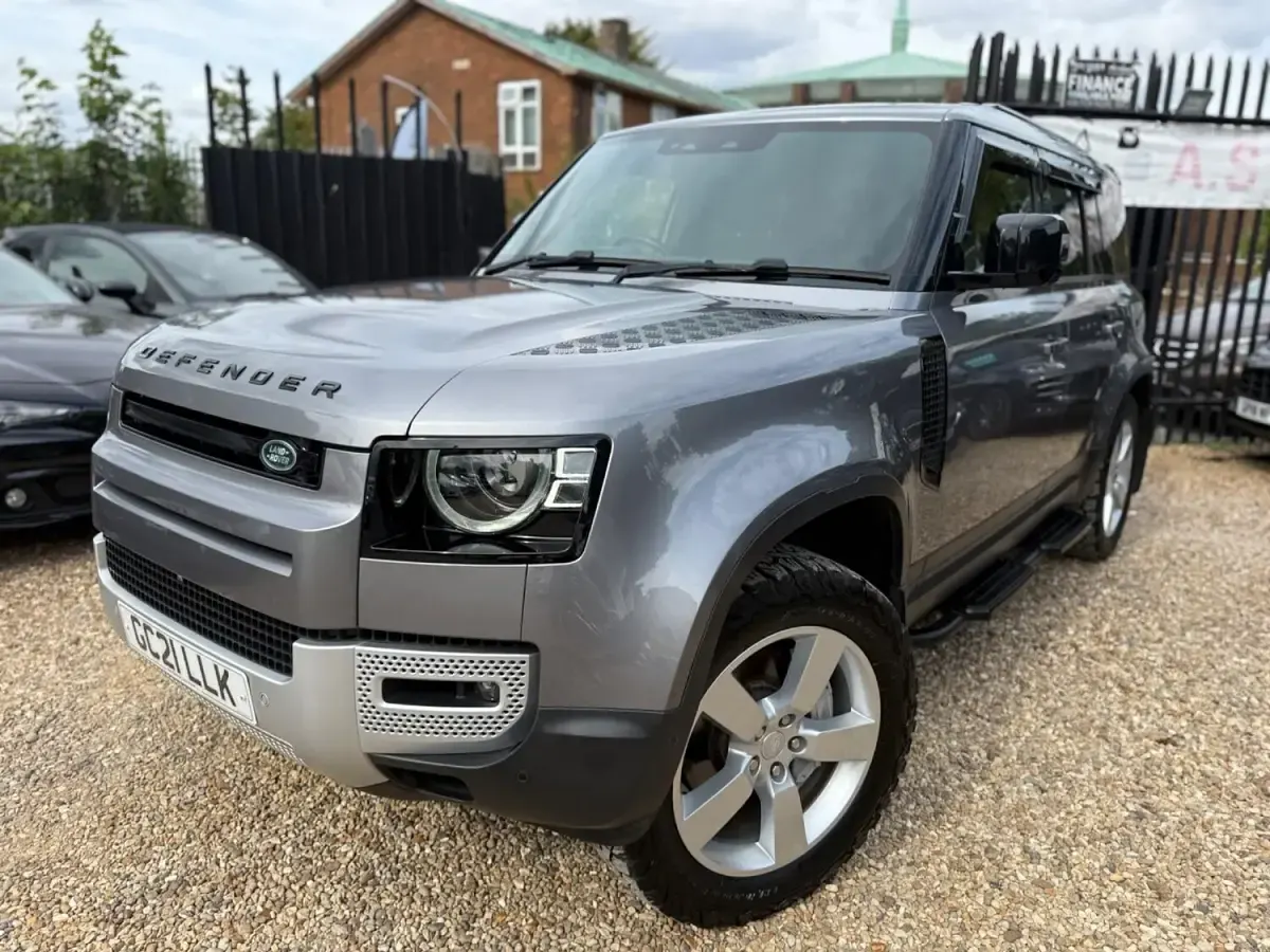 Used Land Rover Defender HSE 300 HP (220 kW) 2021 Grey SUV