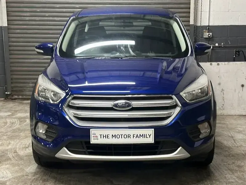 Second-hand Ford Kuga Zetec 150 CP (110 kW) 2017 Albastru SUV