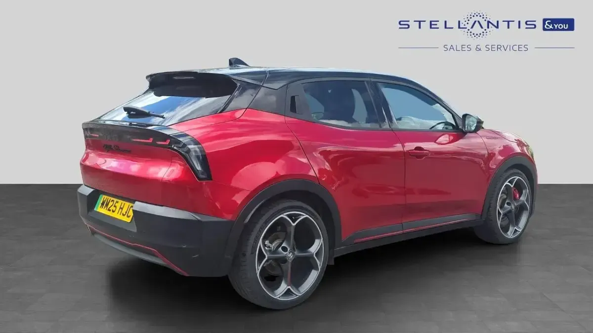 Used Alfa Romeo Junior Veloce 202 kW (276 HP) 2025 SUV