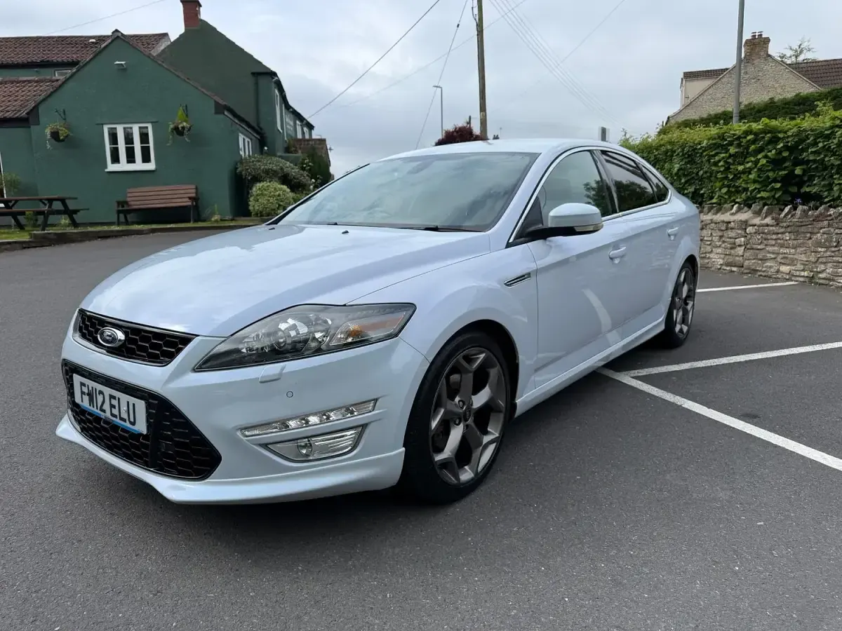 Used Ford Mondeo Titanium X 200 HP (147 kW) 2012 White Hatchback
