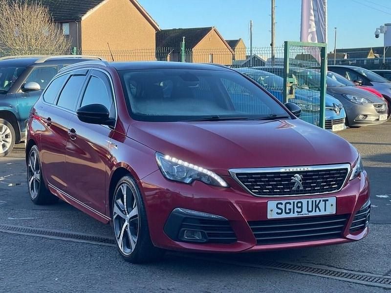 Used Peugeot 308 SW S 130 HP (95 kW) 2019 Red Estate