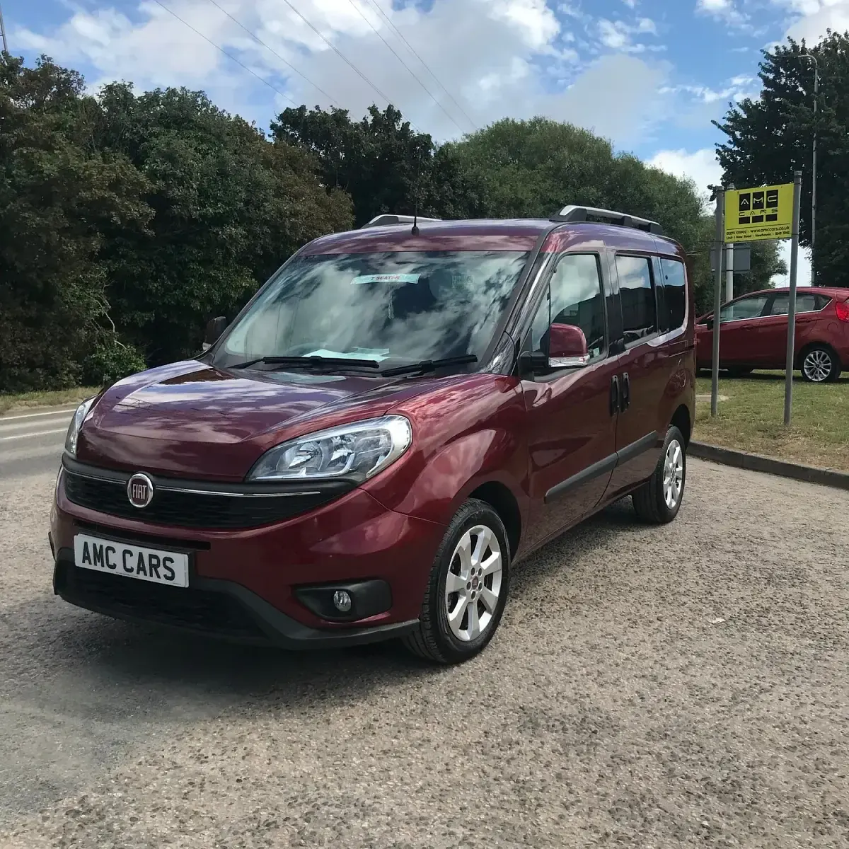 Used Fiat Doblò Lounge 2015 Red MPV