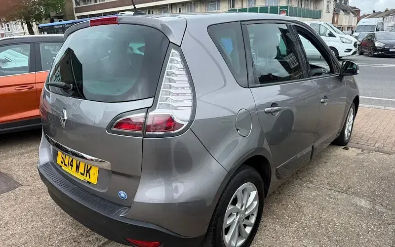 Used Renault Scénic III Dynamique 110 HP (80 kW) 2015 Estate