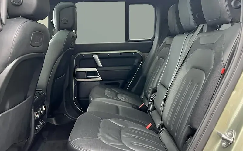 Used Land Rover Defender HSE Dynamic 249 HP (183 kW) 2025 SUV