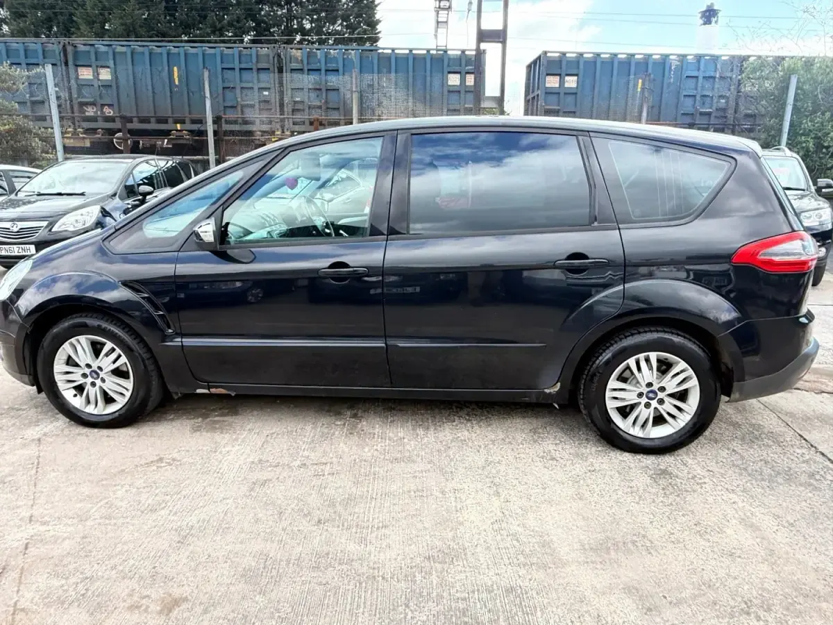 Begagnad Ford S-MAX Zetec 2014 Svart Minibuss