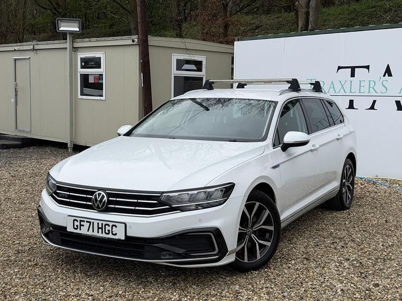 Used VW Passat GTE 218 HP (160 kW) 2021 White Estate