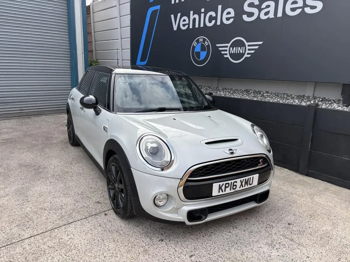 Używany Mini Cooper S Hatch 192 KM (141 kW) 2016 Srebrny Hatchback