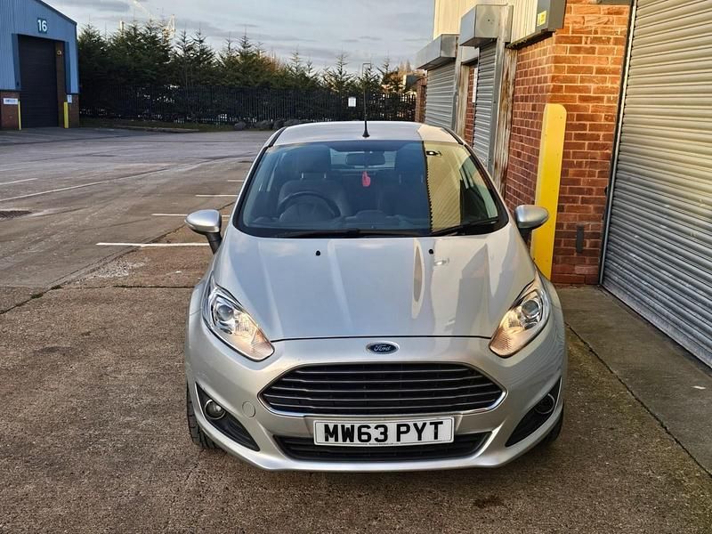 Used Ford Fiesta Zetec 2013 Silver Hatchback