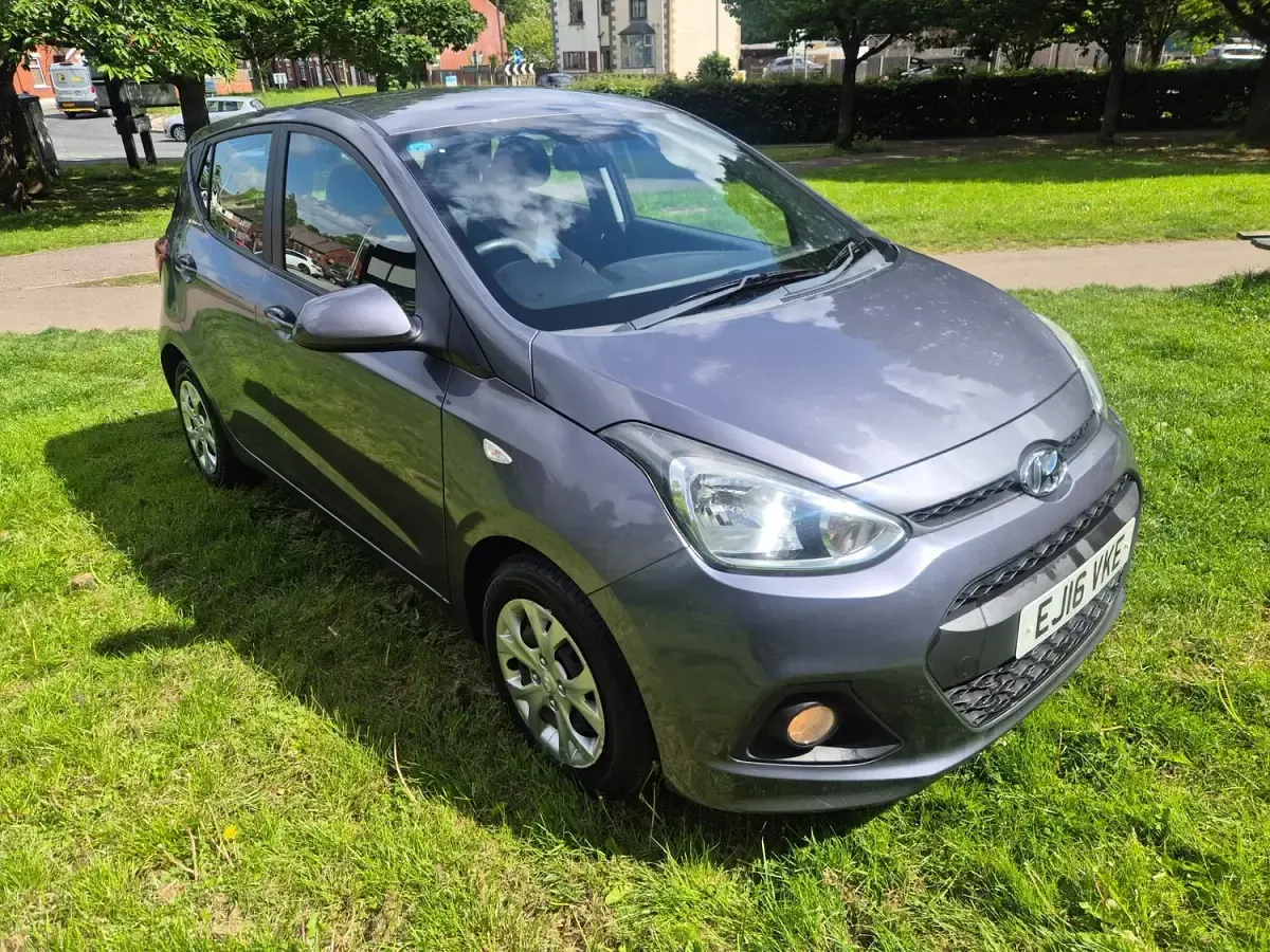 Used Hyundai i10 SE 83 HP (61 kW) 2016 Grey Hatchback