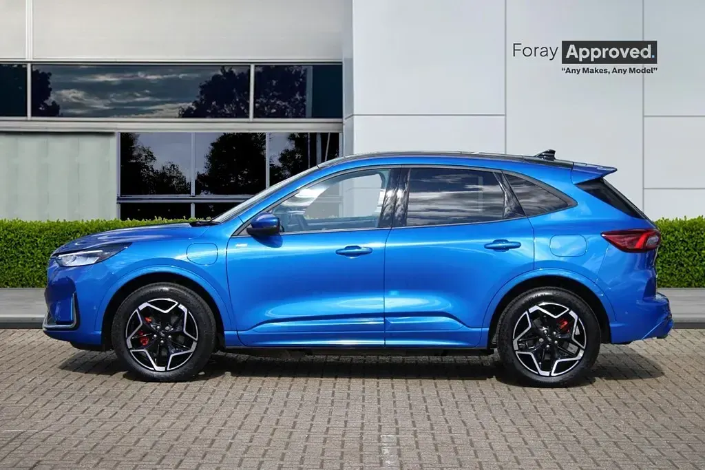Second-hand Ford Kuga ST-Line X 183 CP (134 kW) 2025 Albastru SUV