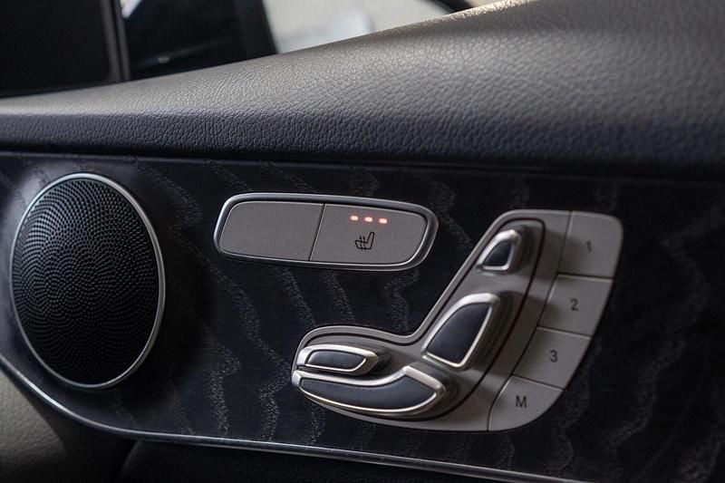 Used Mercedes GLC250 AMG Line Premium 211 HP (155 kW) 2018 Black Estate