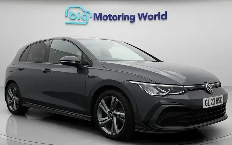 Used VW Golf VIII R-line 131 HP (96 kW) 2023 Hatchback