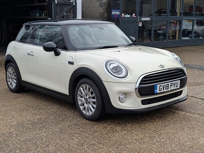 Used Mini Cooper Hatch 136 HP (100 kW) 2018 White Hatchback